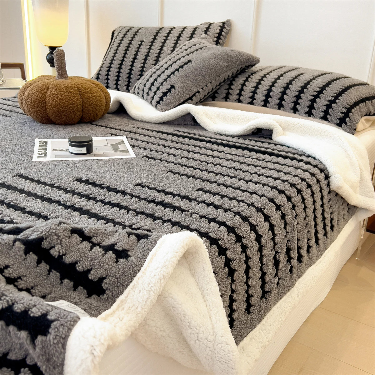 Premium Reversible Sherpa Fleece Blanket For Cozy Home Comfort