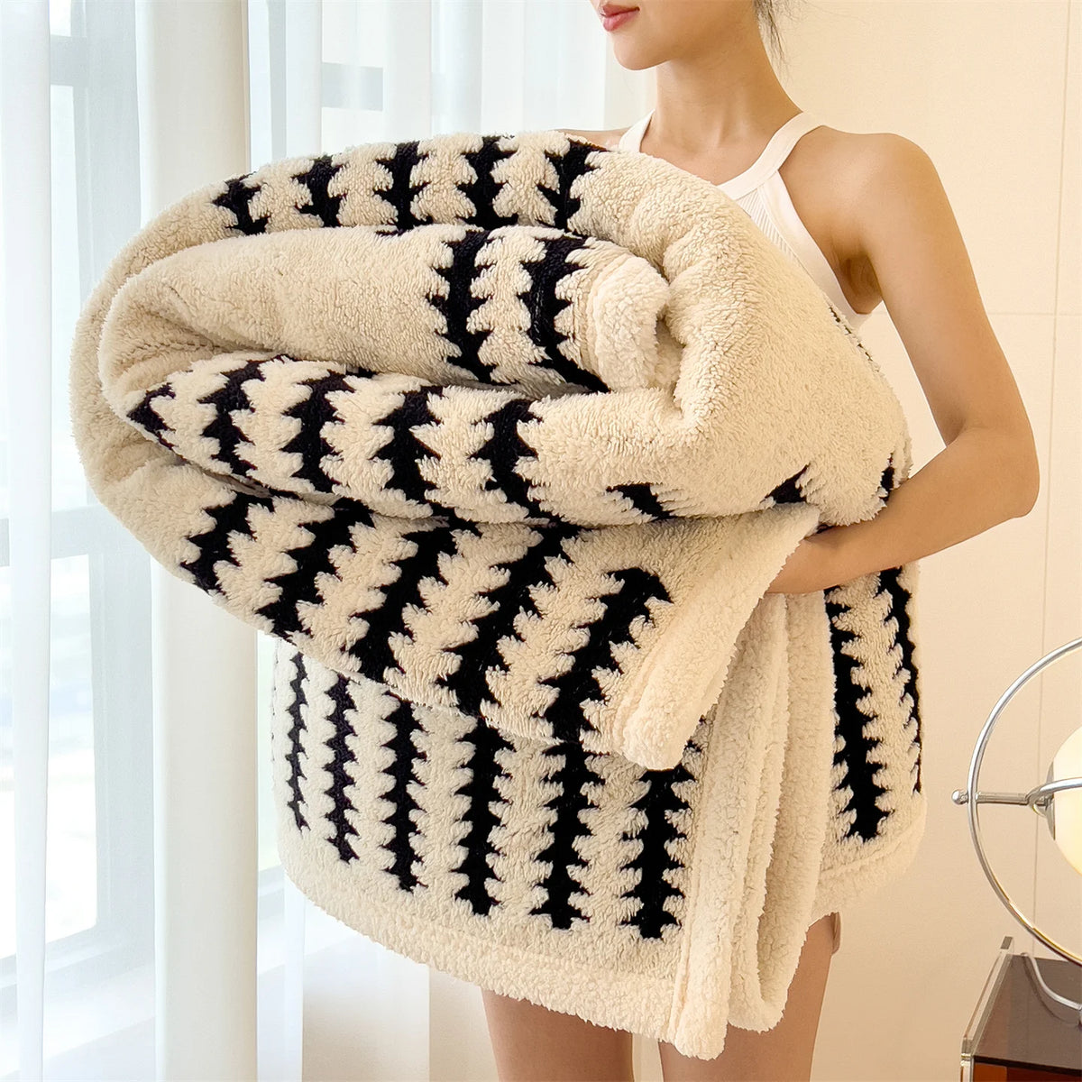 Premium Reversible Sherpa Fleece Blanket For Cozy Home Comfort